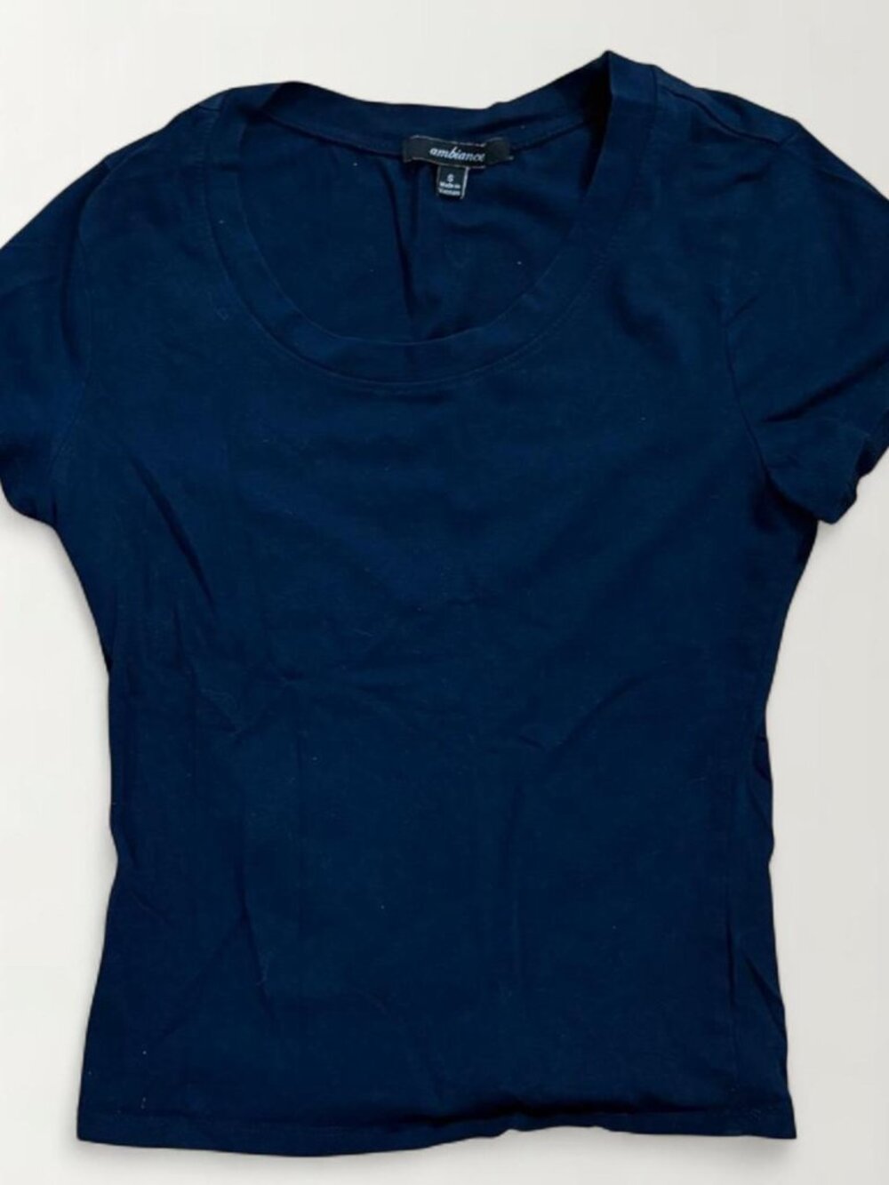 Navy blue tight-fitting super flattering basic tee - Size S